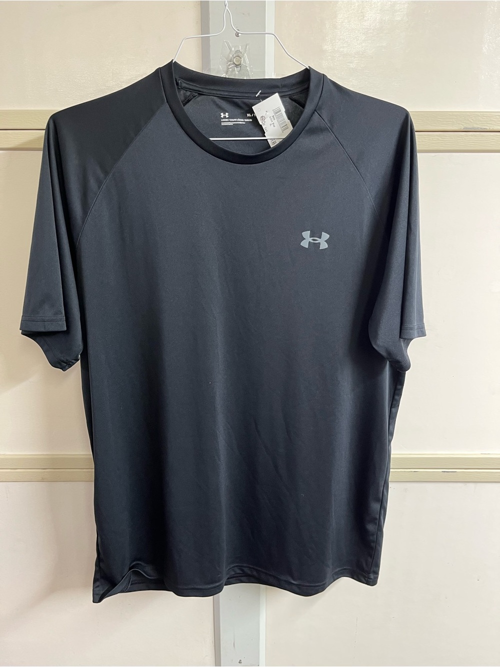Under Armour Men’s Black Short Sleeve Tech Tee with Gray Logo